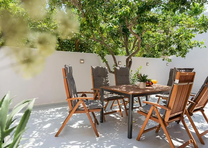 Al Santo Apartments